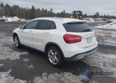 2020 Mercedes-Benz Gla 250 4Matic z USA, uszkodzony, nr VIN WDCTG4GB5LJ658865